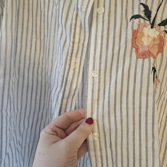 Rails Nevin Stripe Pink Floral Embroidered Top Sz M Button Up - Picture 5 of 6